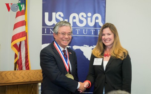 越南驻美国大使范光荣获颁为美国-东盟关系做出贡献纪念章