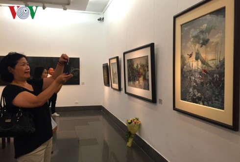 越南多位女画家绘画作品展开幕