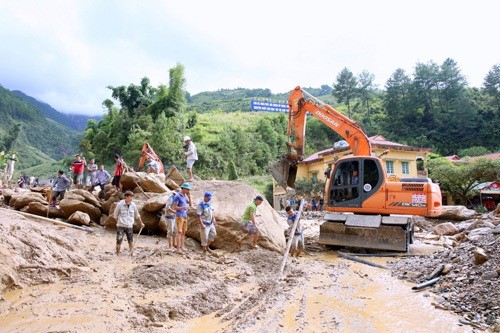越南各地克服洪水影响