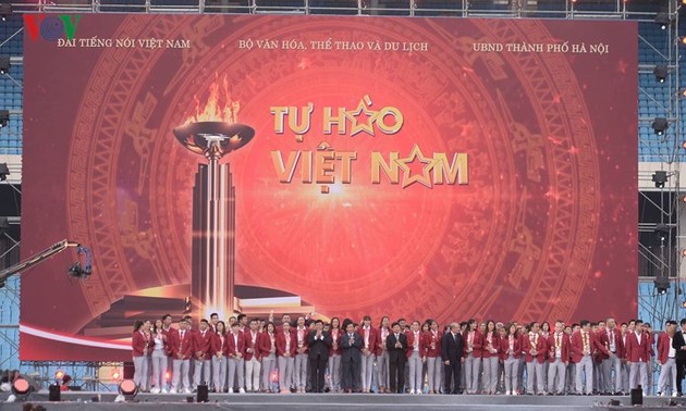 本台台长阮世纪出席越南体育代表团表彰会