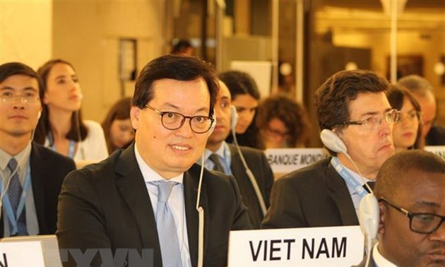 越南支持加强法语国家经济合作