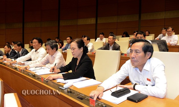 越南国会通过5项重要法律草案