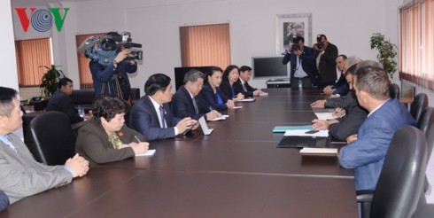 越南国会主席阮氏金银会见摩洛哥马拉喀什大区总督拉赫卢