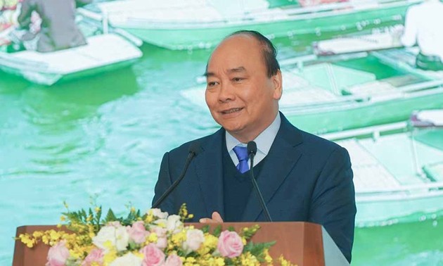 越南政府总理阮春福要求不得在防控新冠肺炎病毒方面麻痹大意
