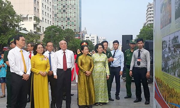 胡志明市举办庆祝越南共产党建党90周年摄影展