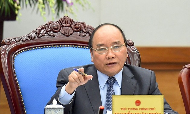 阮春福总理指导加强新型冠状病毒感染的肺炎疫情防控工作