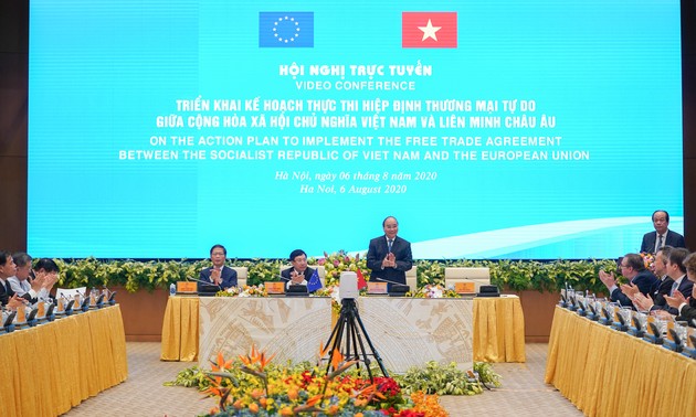 阮春福总理主持越欧自贸协定实施计划全国视频会议