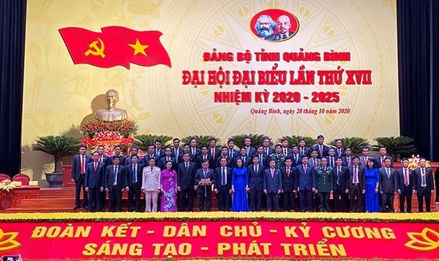 越共中央直属各级党委代表大会取得圆满成功