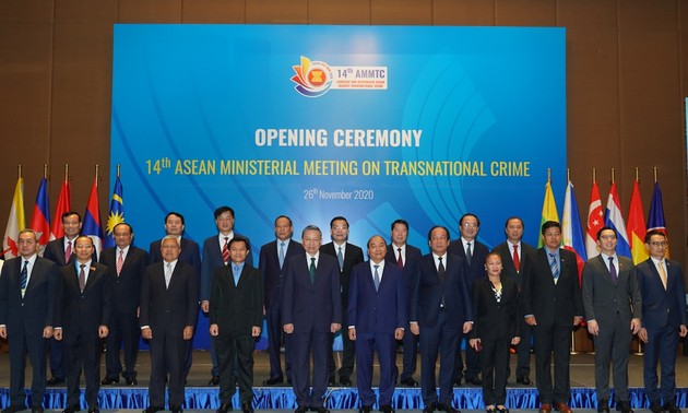 越南努力同各成员国一道建设和平、稳定与发展的东盟共同体
