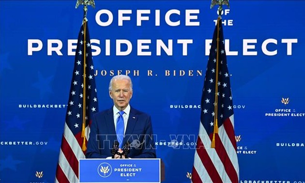 美国当选总统拜登和墨西哥总统洛佩斯承诺合作处理移民问题