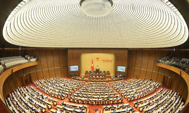 越南第十五届国会第一次会议：健全人事，决定经济社会发展重要规划
