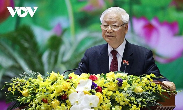 越共中央总书记阮富仲撰写的署名文章强调越南共产党正确的视野