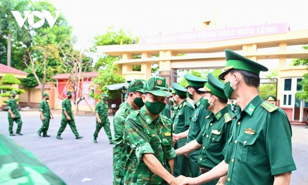 越南人民军来自人民，服务人民