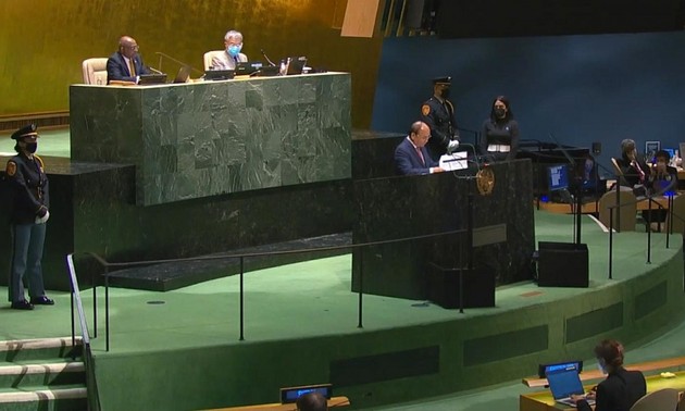 越南国家主席阮春福在联合国大会上发表讲话：呼吁合作战胜新冠肺炎疫情
