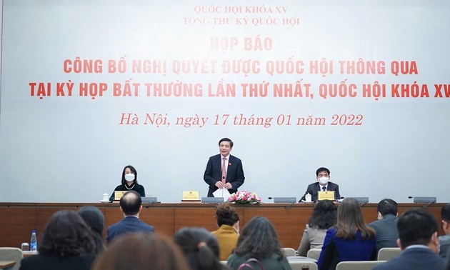 公布越南国会一次非正式会议通过的决议