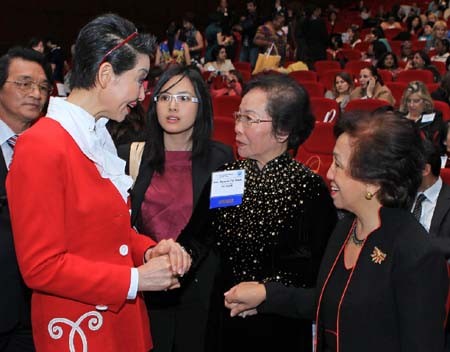 Vice President Nguyen Thi Doan participates at the 2012 Global Summit of Women