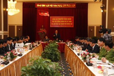 Quang Ninh praised for preventing poultry smuggling