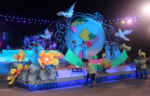 2013 Ha Long Carnival- a trademark of Quang Ninh tourism