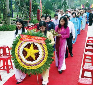 Tra Vinh: thousands of people burn incense on President Ho Chi Minh’s death anniversary