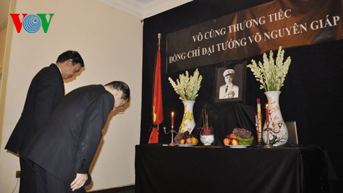 Vietnamese embassies mourn for General Vo Nguyen Giap