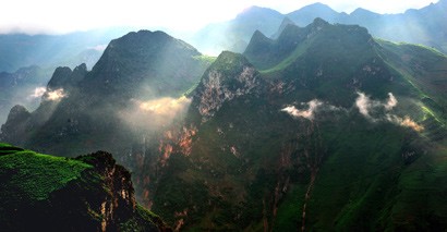 Dong Van Karst Plateau receives thousands of visitors during Tet