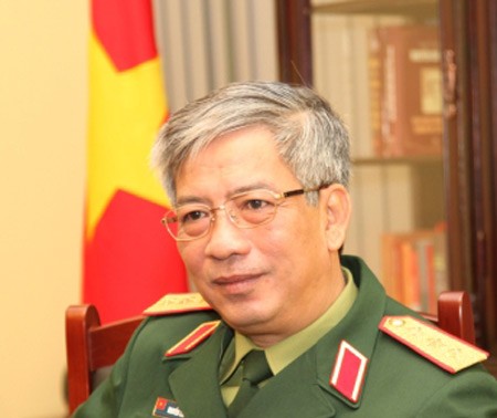 Deputy Defence Minister Nguyen Chi Vinh received US Deputy Assistant Secretary   