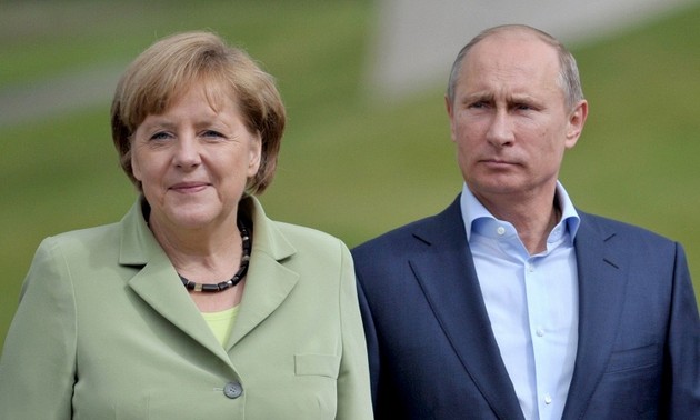 Putin, Merkel discuss situation in Ukraine