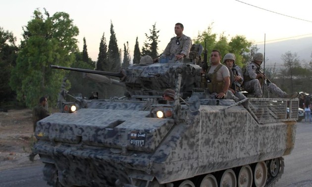Gunmen kill 4 Lebanese soldiers near Syria border