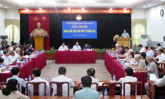 Vietnam Fatherland Front holds 15th executive committee meeting