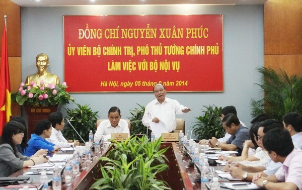 Deputy PM Nguyen Xuan Phuc urges the Ministry of Home Affairs to promote state sector inspection