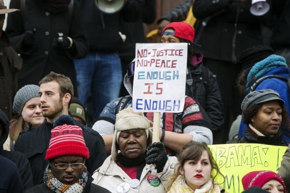 Ferguson demonstration sees calm 