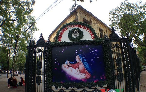 Hanoi’s parishioners jubilantly prepare for Christmas