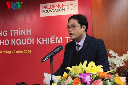 Voice of Vietnam’s National Assembly TV presents audio books to people with visual impairs
