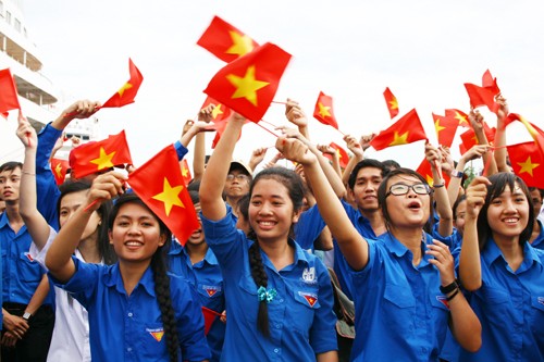 Vietnamese Youths gather in “I love my homeland” movement