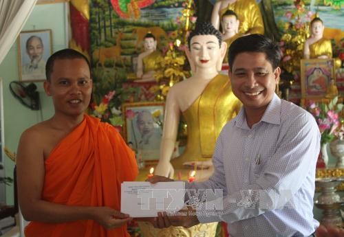 New Year wishes to Khmer people in Hau Giang
