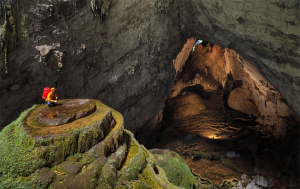 Quang Binh develops adventure tours exploring grottos 