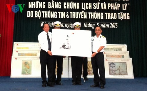 Hoang Sa (Paracel), Truong Sa (Spratly) belong to Vietnam