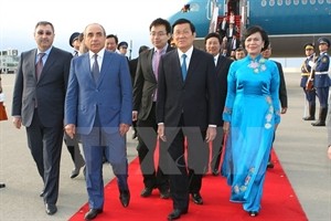 President Truong Tan Sang holds talks with Azerbaijan counterpart