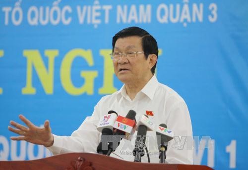 President Truong Tan Sang meets with voters in Ho Chi Minh city