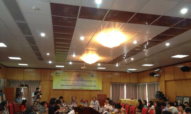 Roundtable discussion on “Media and Development of Vietnam-US relations”
