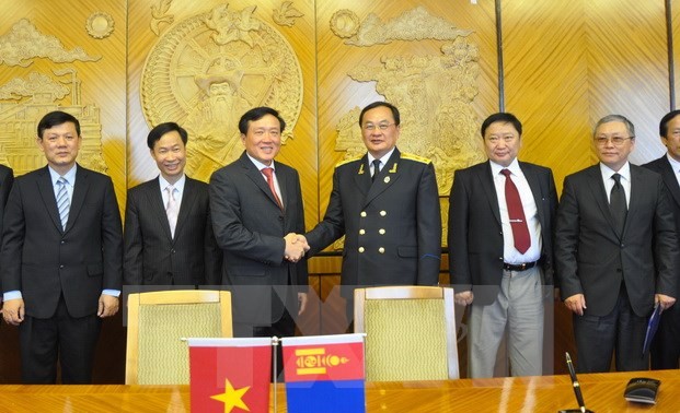 Vietnam Supreme People’s Procuracy Chief Nguyen Hoa Binh visits Mongolia