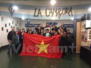 Argentines discuss Vietnam in renewal process