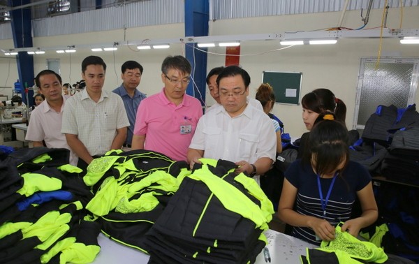 Deputy Prime Minister Hoang Trung Hai works in Yen Bai