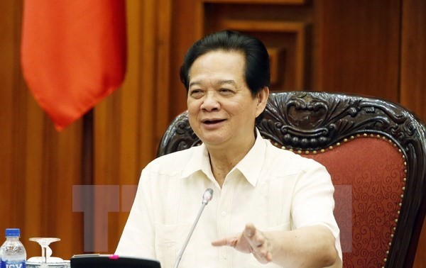 Prime Minister Nguyen Tan Dung urges to ensure macro economy, currency stability
