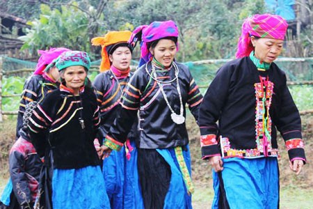 Pu Peo people preserve traditional clothes