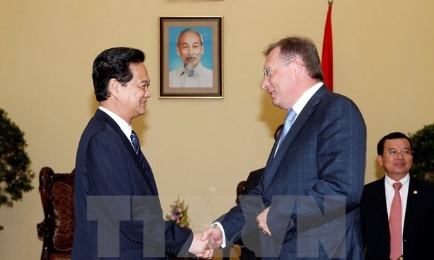 Prime Minister Nguyen Tan Dung receives Zarubezneft General Director 