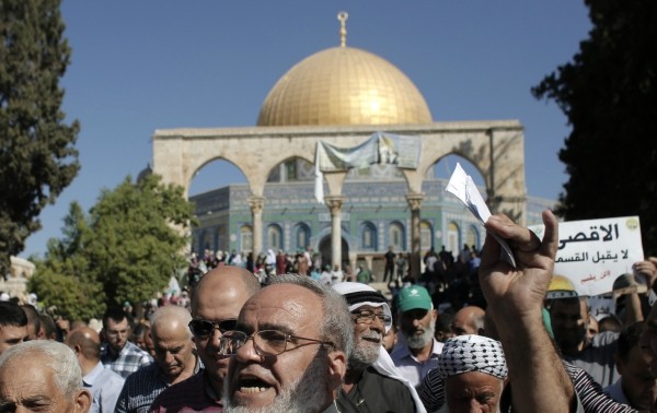 Israeli police, Palestinians clash at Jerusalem holy site