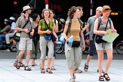 Foreign visitors to Vietnam increase