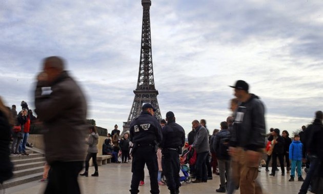 Employment, security France's priorities in 2016