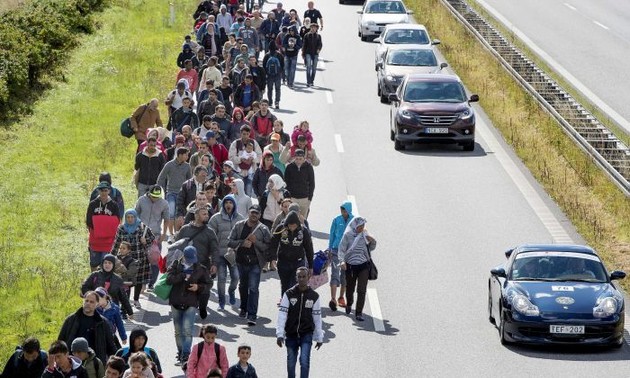 Europe tightens migrant control 